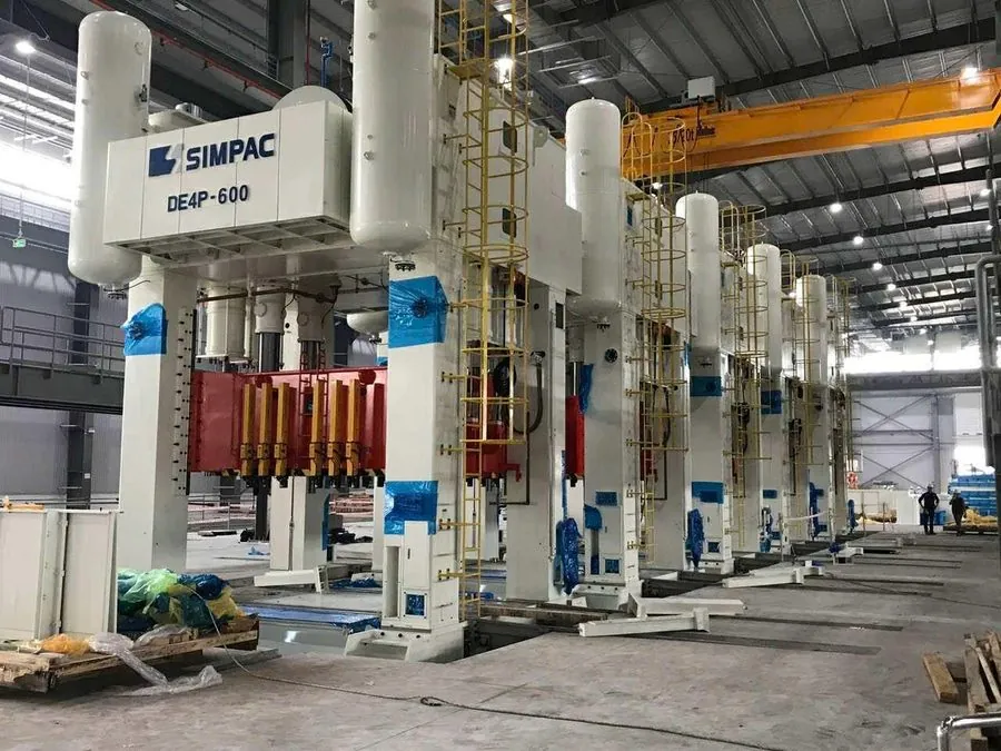 Dây chuyền máy dập đã lắp đặt trong xưởng