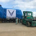 Xe nâng Nguyễn Mạnh tại dự án nhà máy VinFast